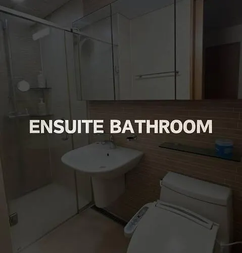 Spacious & Modern Family Retreat Séoul