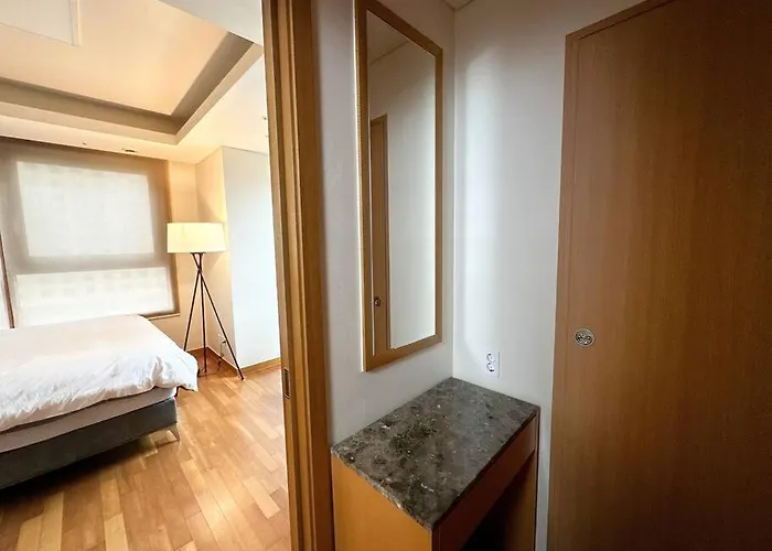Spacious & Modern Family Retreat Séoul