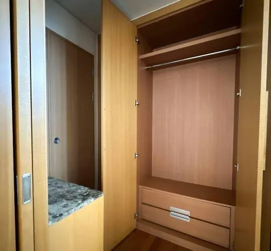 Appartement Spacious & Modern Family Retreat